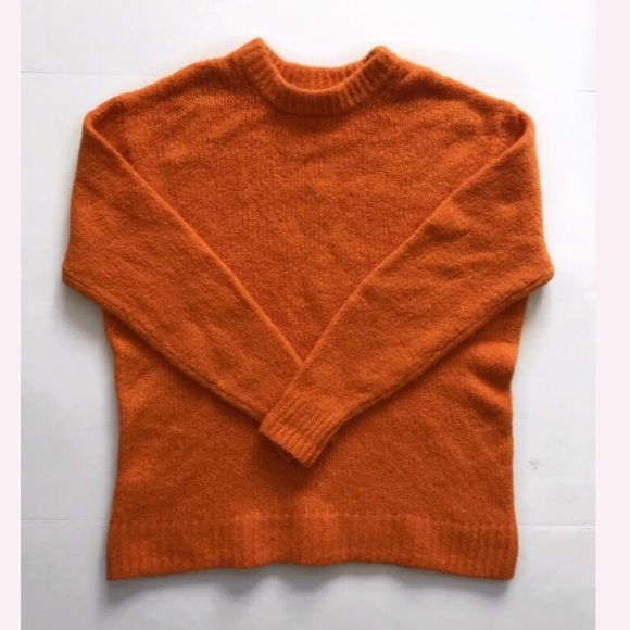 H&M Sweaters - NWT H&M Sweater Pullover Oversized size S